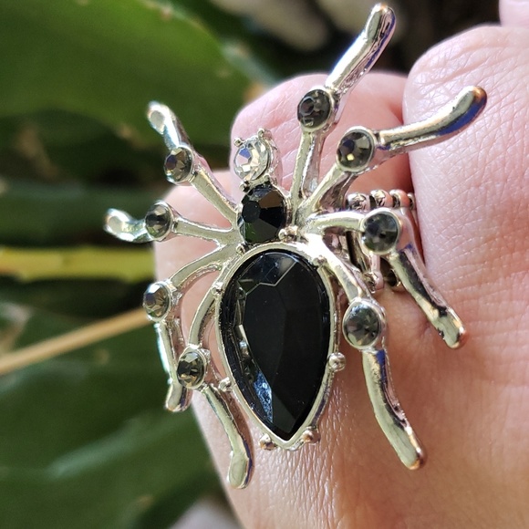 7 Items Bundle Spider Ring Spider Bracelet Halloween Pin Tarantula Ring - Picture 5 of 16